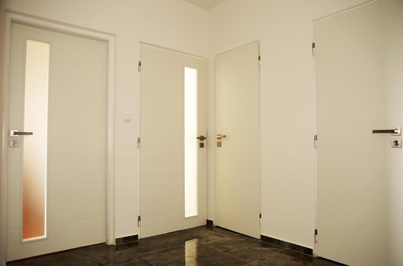 New Colorful Apartment With Big Balcony Bratislava Esterno foto