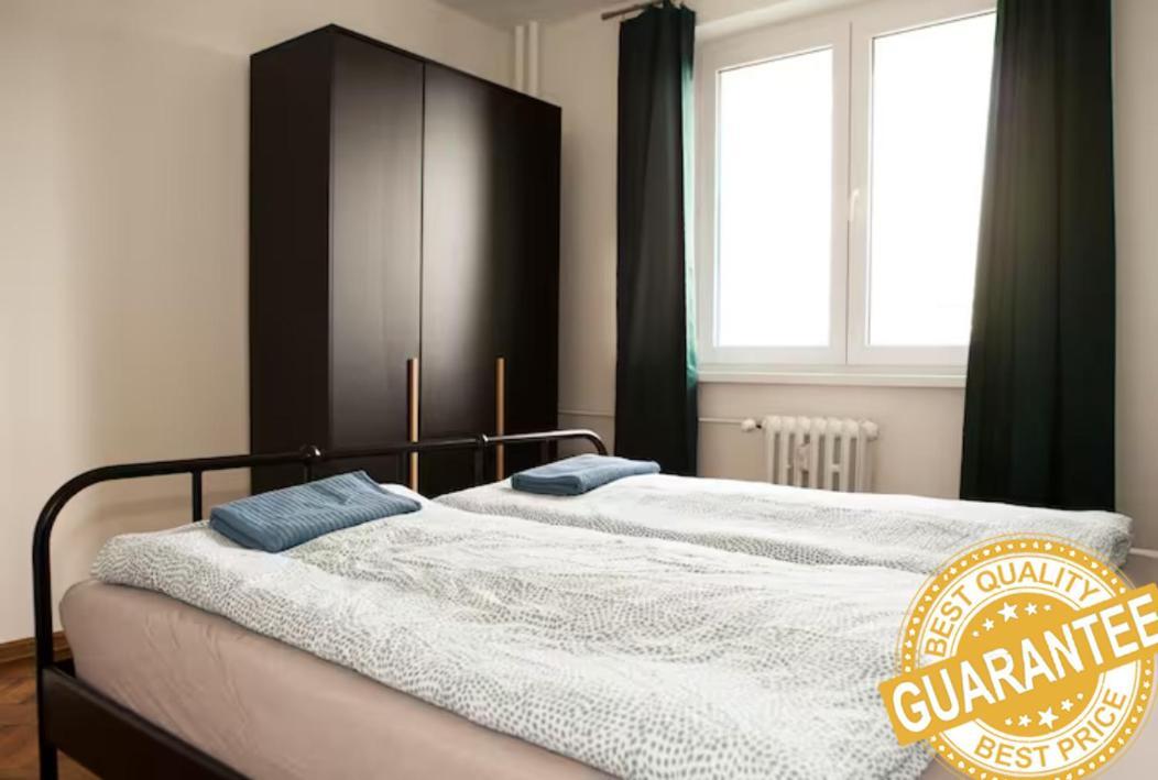 New Colorful Apartment With Big Balcony Bratislava Esterno foto