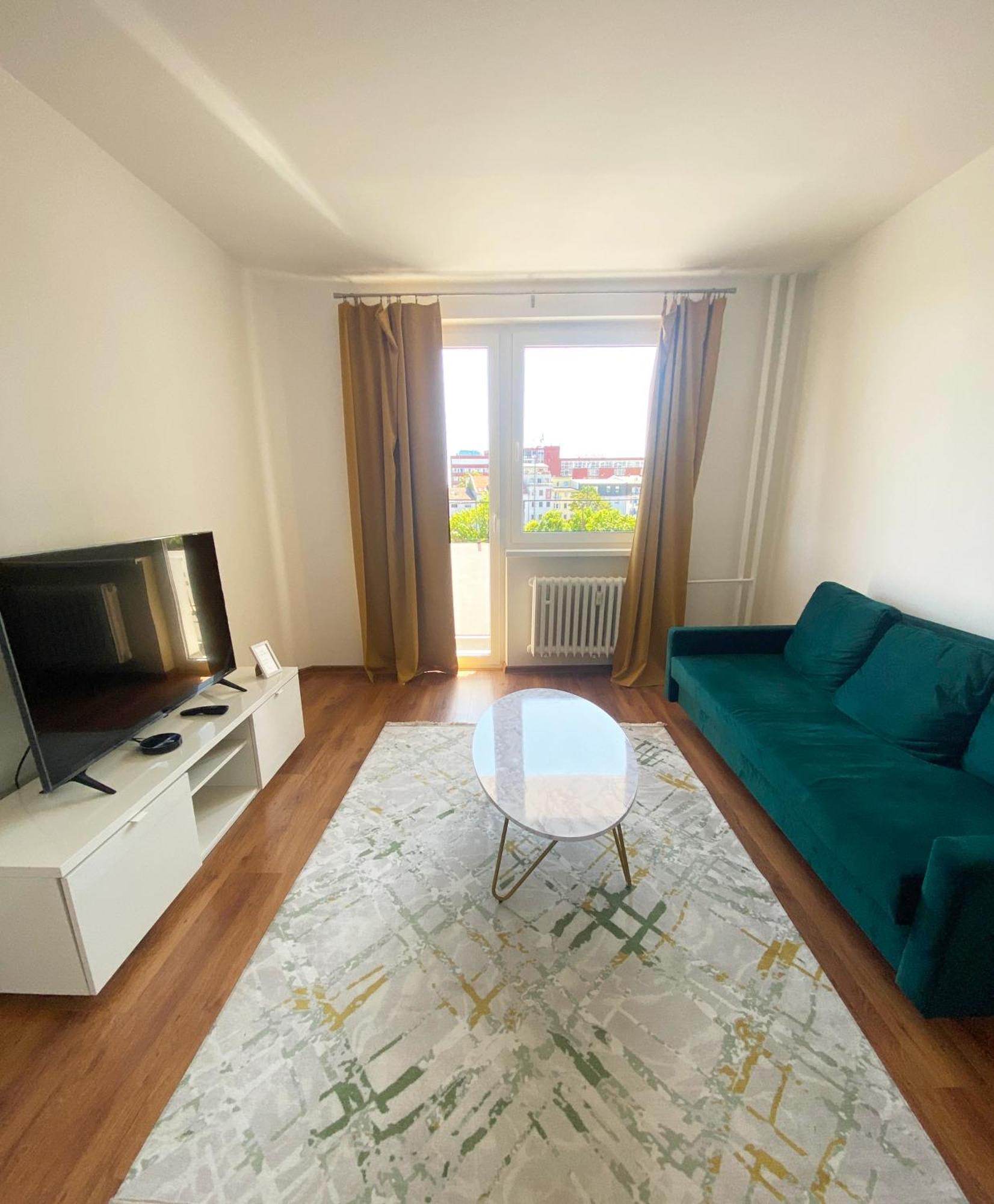 New Colorful Apartment With Big Balcony Bratislava Esterno foto