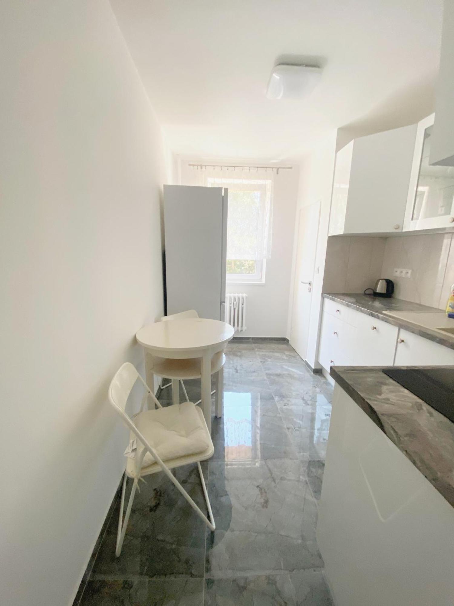 New Colorful Apartment With Big Balcony Bratislava Esterno foto